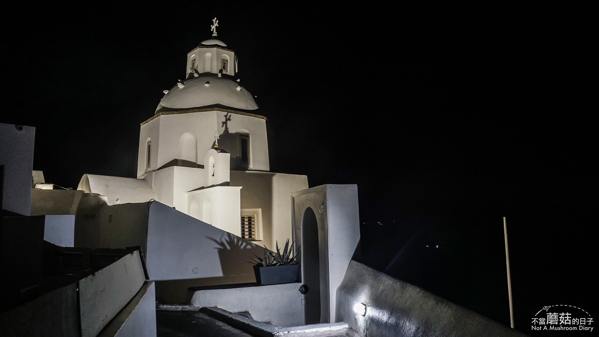 聖托里尼 希臘 費拉 藍頂教堂 景點