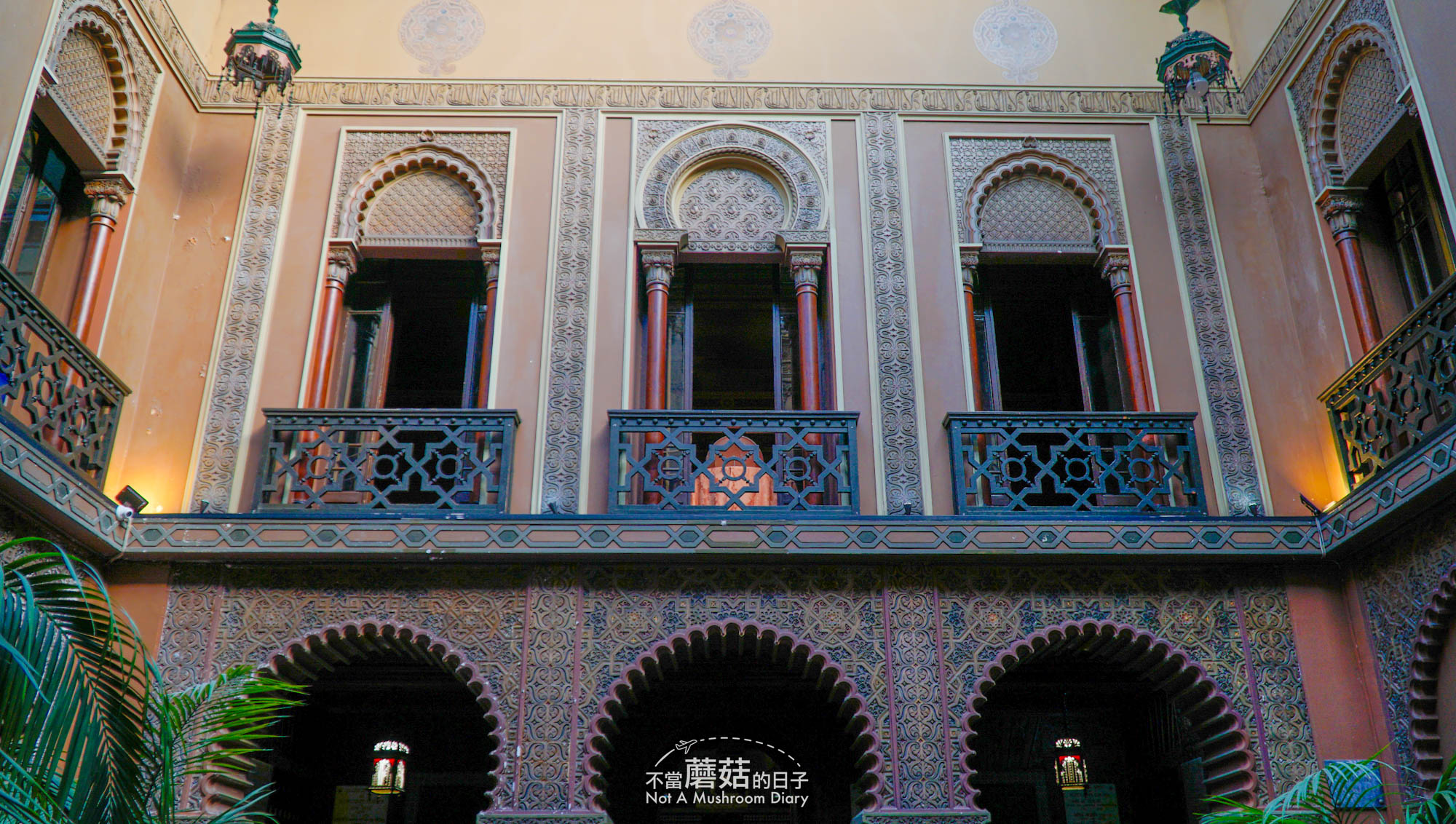 里斯本 葡萄牙 餐廳 必吃 推薦 景點 Casa do Alentejo 豬扒包 大蒜牛排三明治 Prego Bifanas