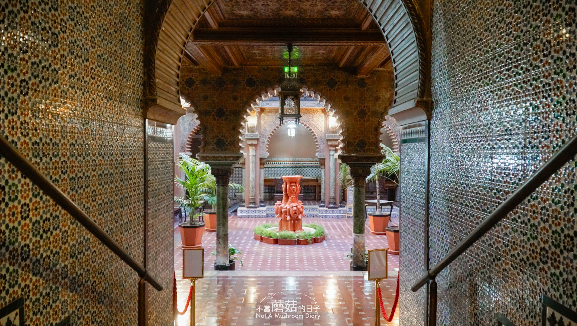 里斯本 葡萄牙 餐廳 必吃 推薦 景點 Casa do Alentejo 豬扒包 大蒜牛排三明治 Prego Bifanas